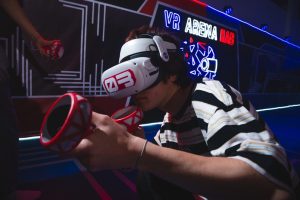 1 час игры в VR в будние дни пн-чт